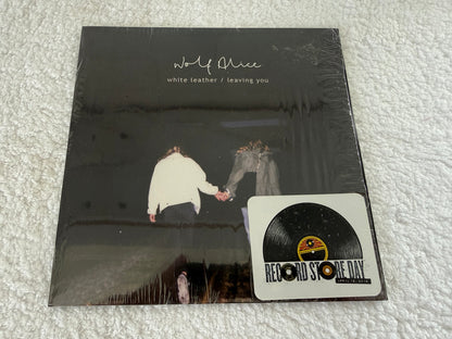 Wolf Alice – White Leather / Leaving You : 7”
