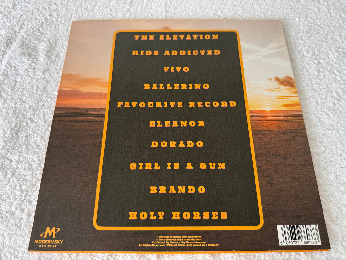 Red Rum Club – The Hollow Of Humdrum : LP