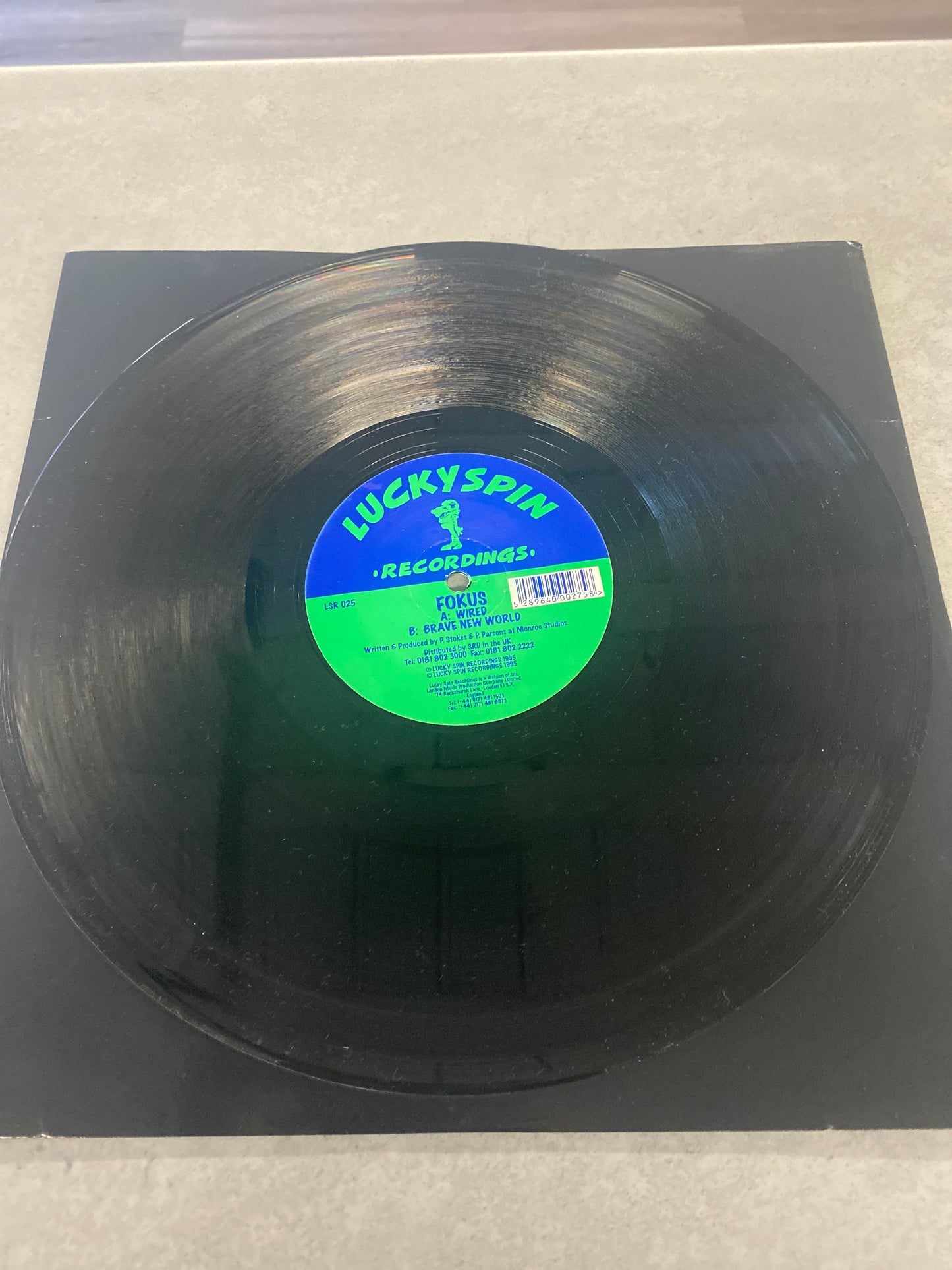 Fokus- Wired / Brave New World 12” LSR 025 EX+