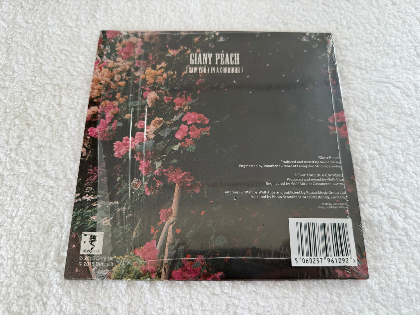 Wolf Alice – Giant Peach : 7”