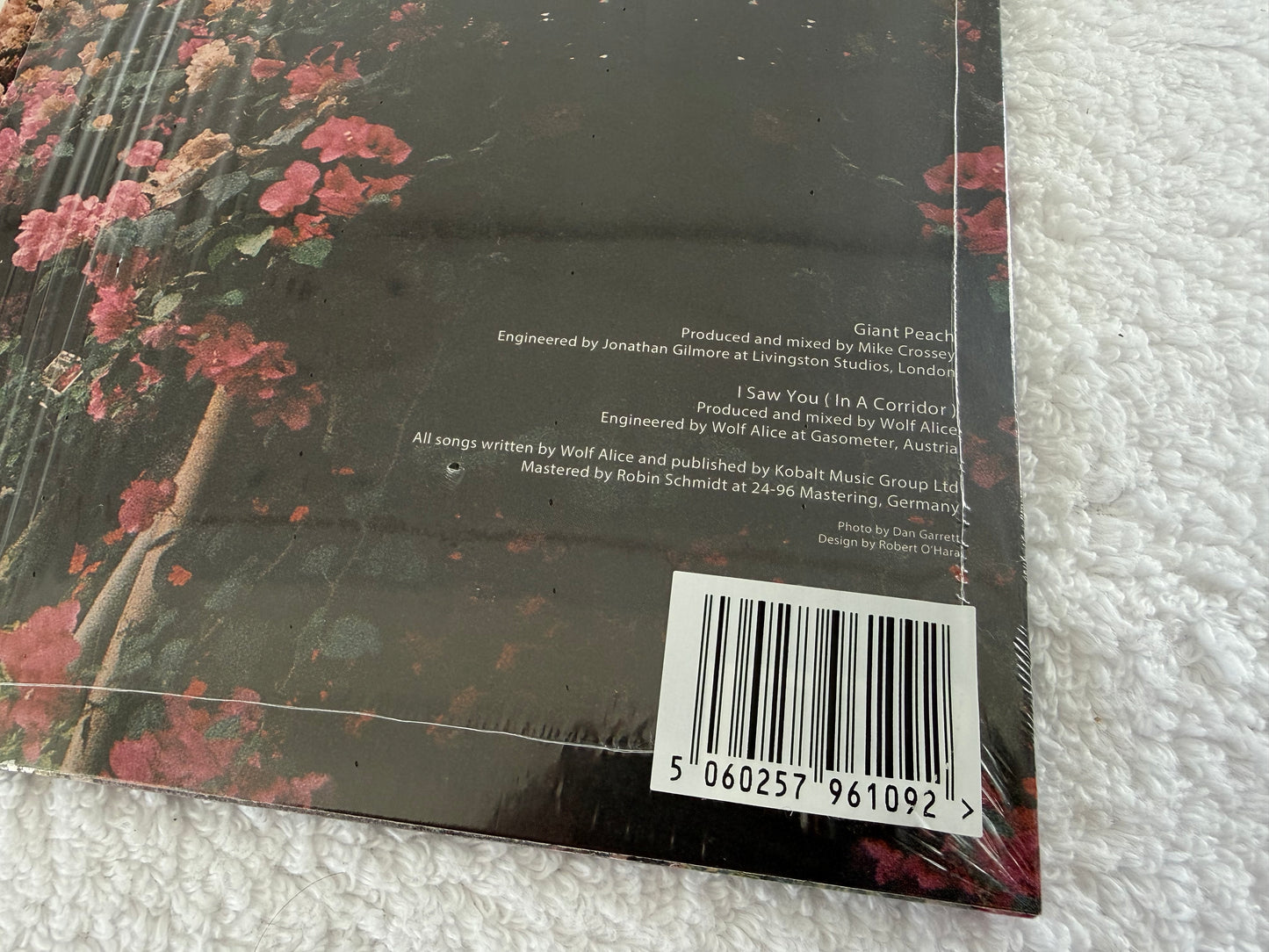 Wolf Alice – Giant Peach : 7”