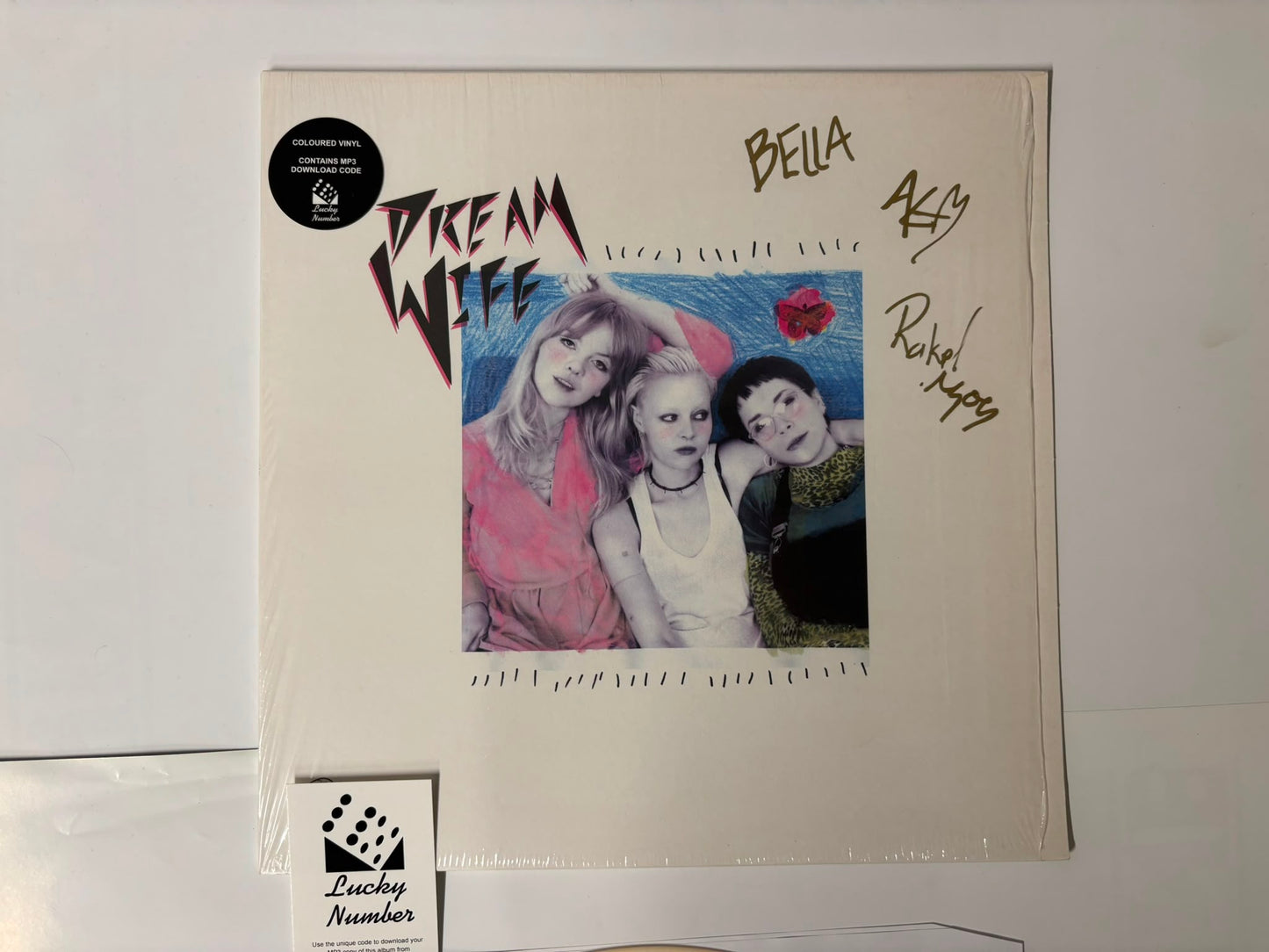 Dream Wife - Hey Heartbreaker/ Everything : Signed
