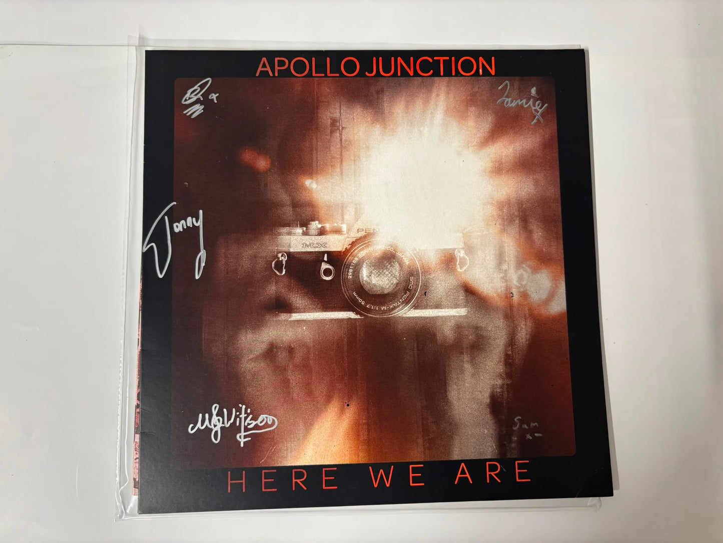 Apollo junction - Here we are : Signed