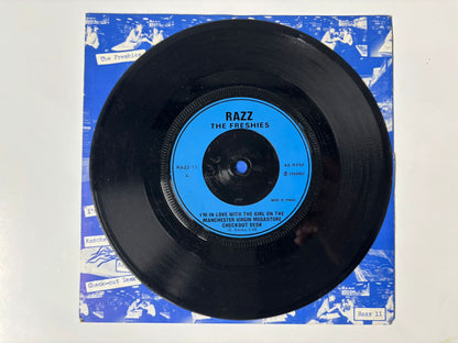 The Freshies - I'm in love with the girl on the Manchester megastore check-out desk : 7"