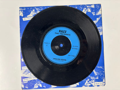 The Freshies - I'm in love with the girl on the Manchester megastore check-out desk : 7"